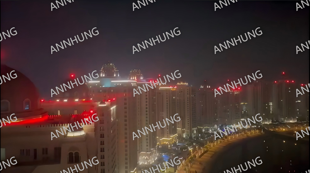 Latest company case about Qatar Medium-Intensity Aviation Obstruction Light Installation: AH-MI-B2(L) LED Case Study